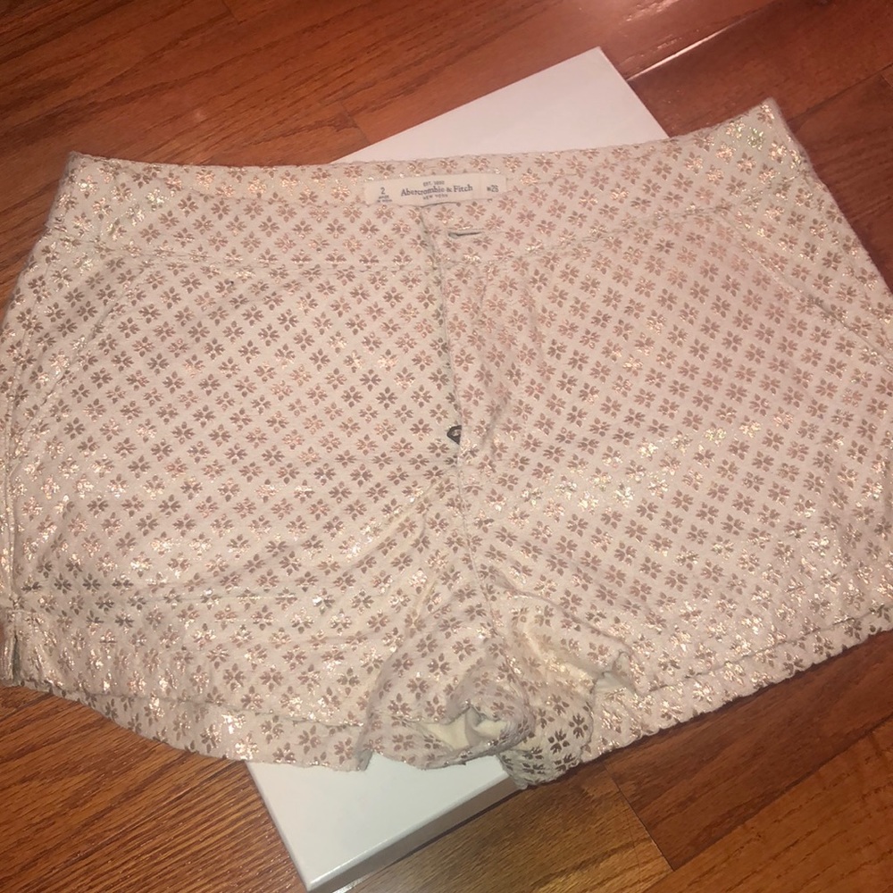 Abercrombie & Fitch nude with gold details